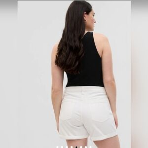GAP Girl friend White Jean Shorts 26/2 R New 99%Cotton 1% Spandex $40 OBO!